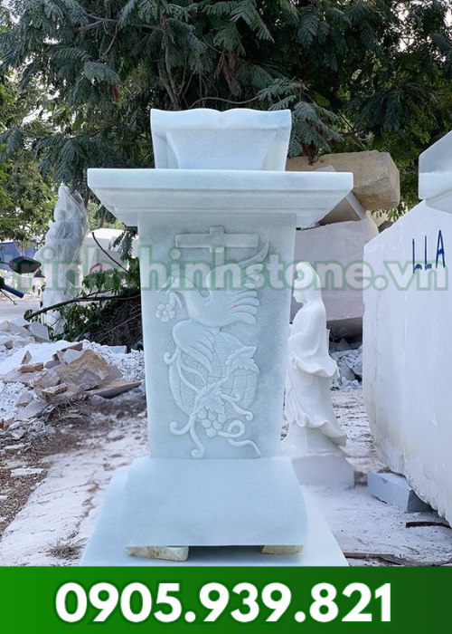 Bục giảng đá M15