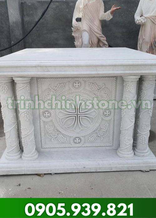 Bục giảng đá M44